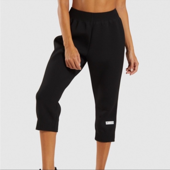 Gymshark Pants - Gymshark Size Small Black Ruched Cropped Jogger Athletic Workout Gym